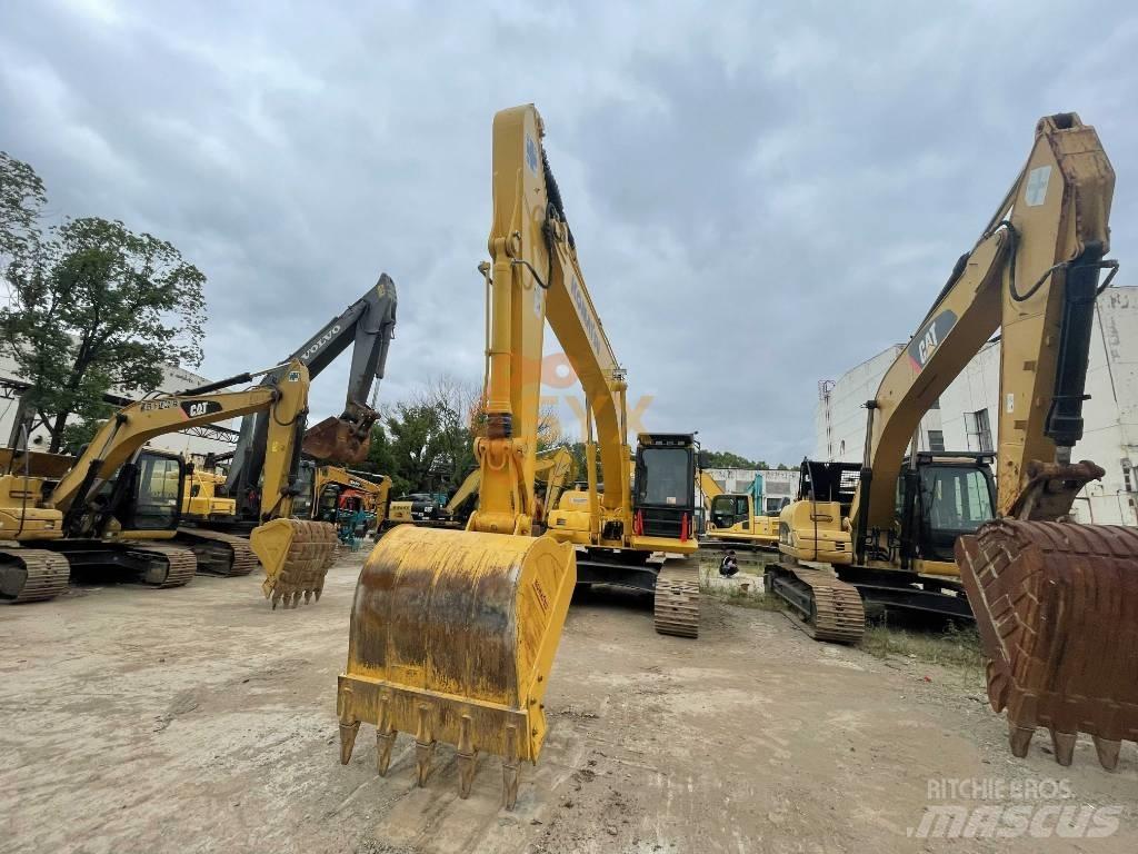 Komatsu PC 220 大型油圧ショベル12t以上（パワーショベル・ユンボ）
