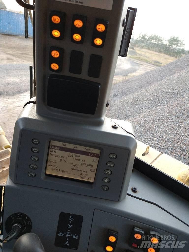 CAT D 8 T ブルドーザー