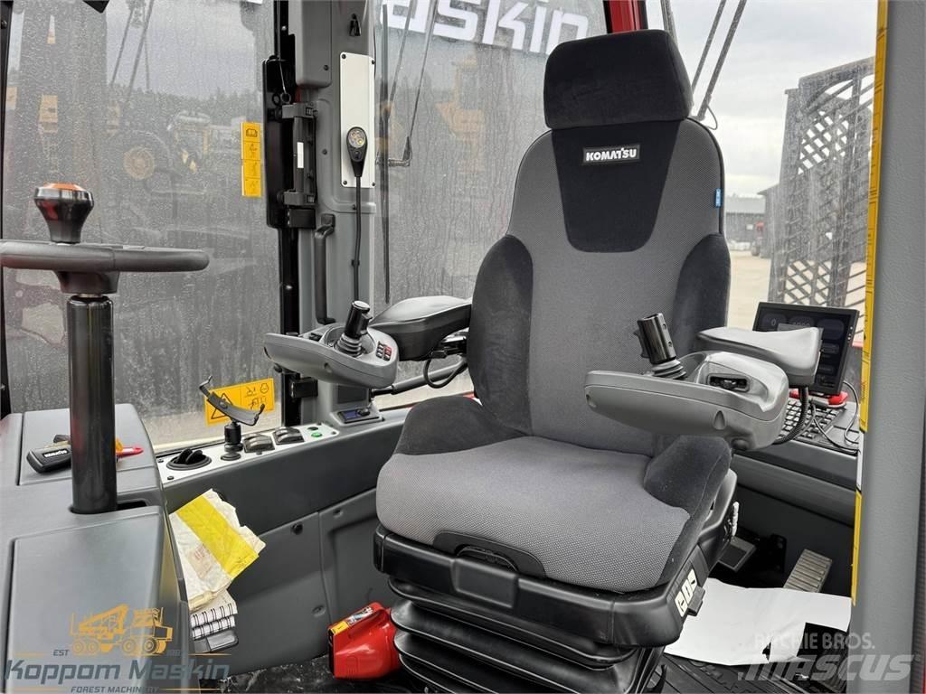 Komatsu 875 フォワーダー