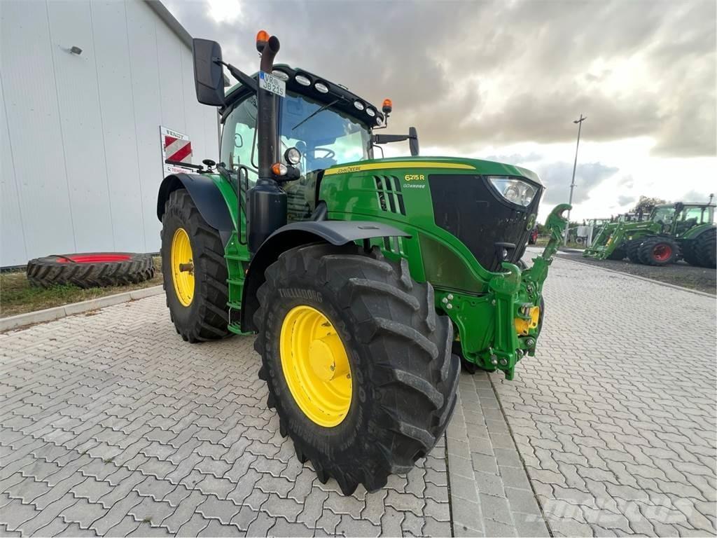 John Deere 6215 R トラクター