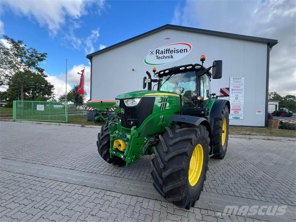 John Deere 6215 R トラクター