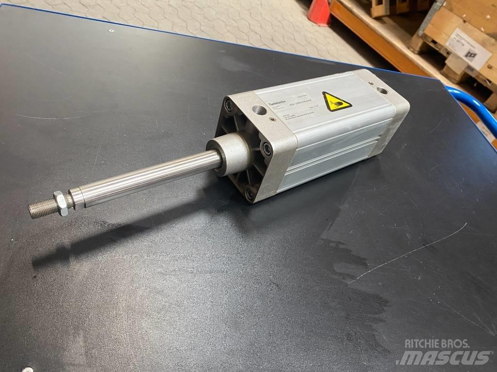  Pneumatic Cylinder 油圧機