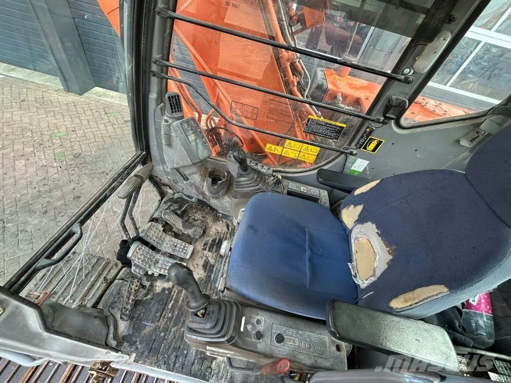 Hitachi ZX110 中型油圧ショベル 7ｔ-12ｔ（ユンボ・パワーショベル・バックホー）