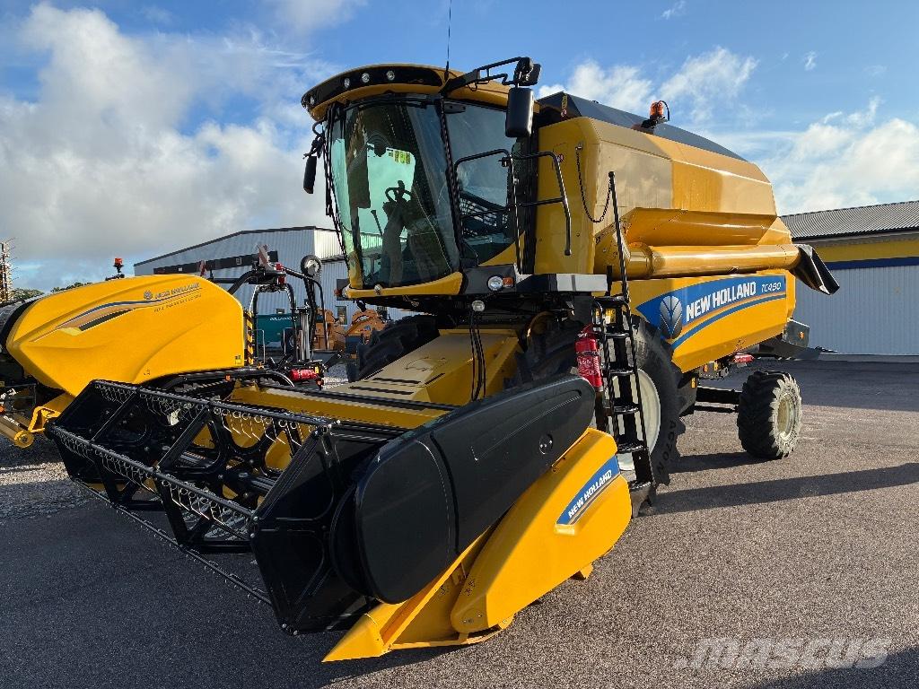 New Holland Tc 4.90 コンバイン