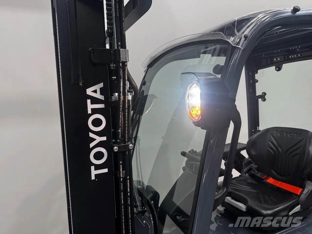 Toyota 8 FBM 20 T バッテリーフォークリフト