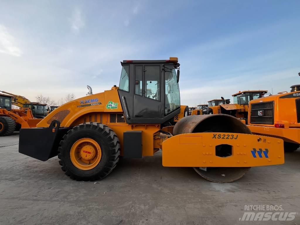 XCMG XS 223 J 振動ローラ