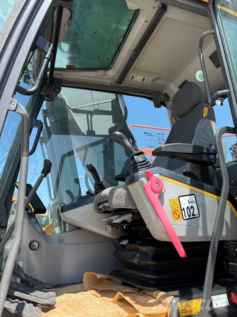 Volvo EC 220 E 大型油圧ショベル12t以上（パワーショベル・ユンボ）
