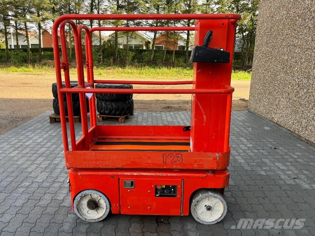 Snorkel TM 12 垂直昇降型リフト