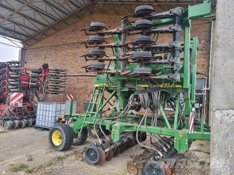 John Deere 750 A ドリル