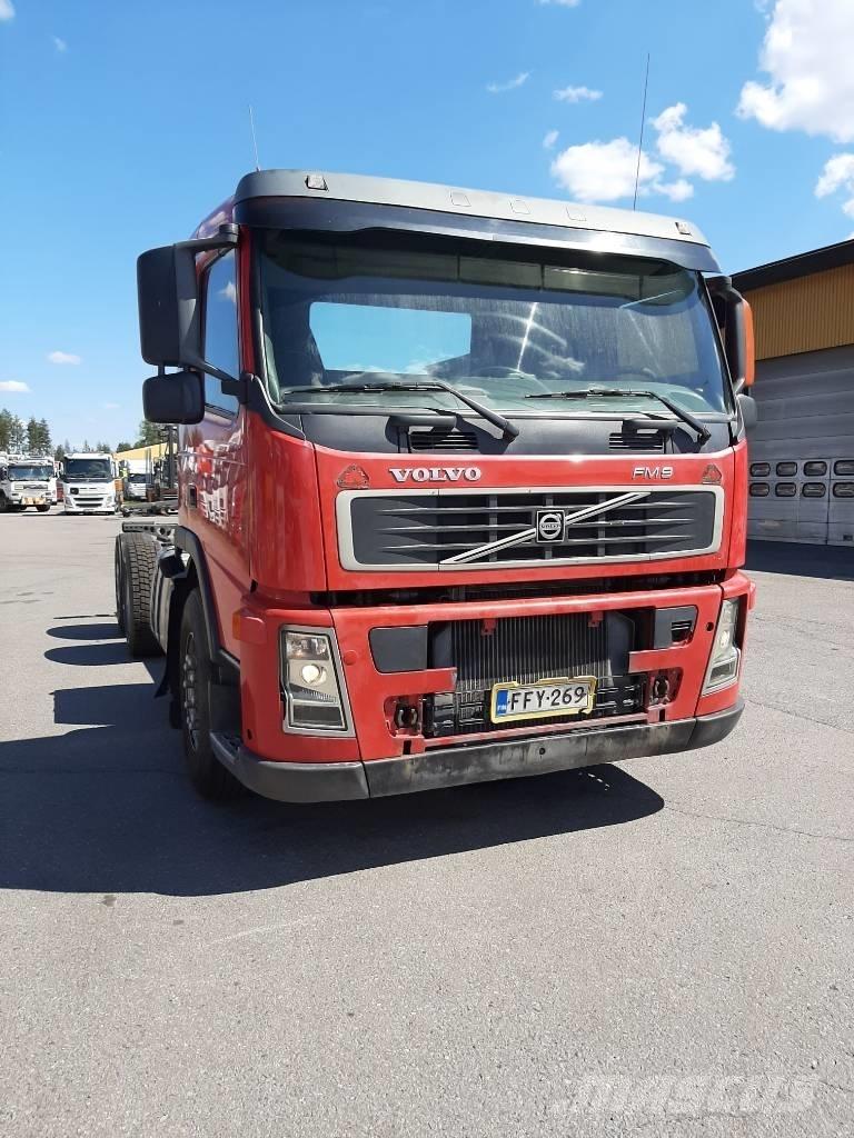 Volvo FM 9 キャブ付きシャーシ