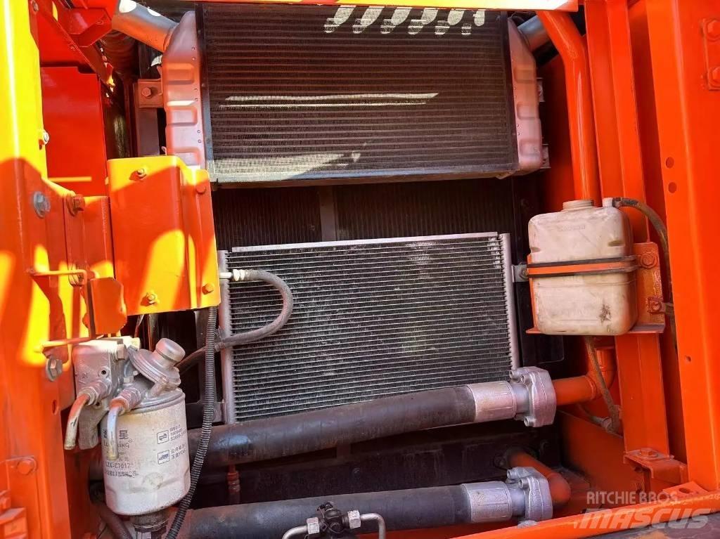 Doosan DX 225 LC ミニ油圧ショベル 7t以下（ミニユンボ・ミニディガー）