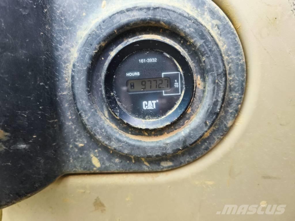 CAT 318 C 大型油圧ショベル12t以上（パワーショベル・ユンボ）