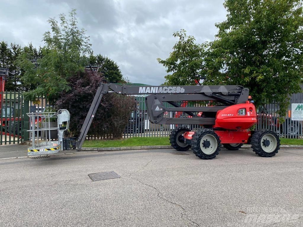 Manitou 200 ATJ ブームリフト　屈伸型