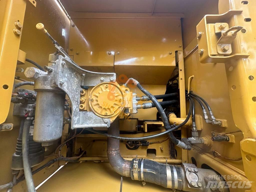 CAT 330 大型油圧ショベル12t以上（パワーショベル・ユンボ）