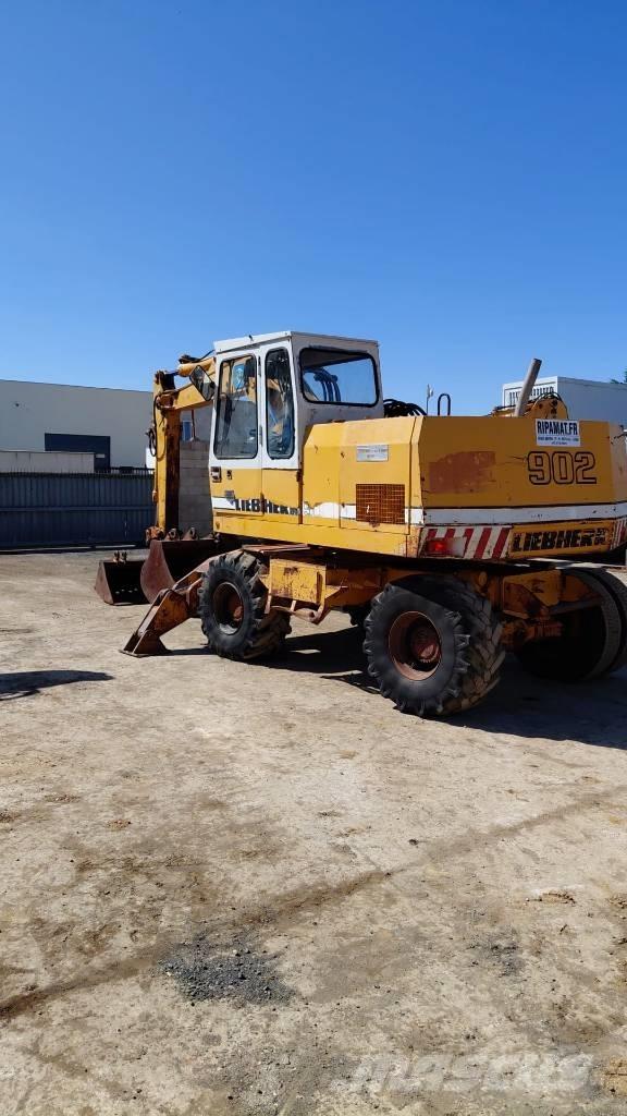 Liebherr A 902 ホイール式油圧ショベル（パワーショベル・ユンボ・バックホー）