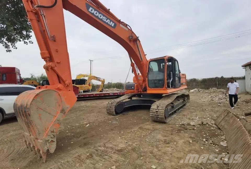Doosan DX300LC 大型油圧ショベル12t以上（パワーショベル・ユンボ）