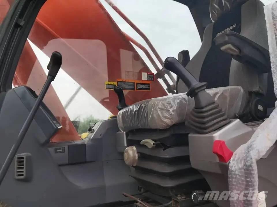 Doosan DX300LC 大型油圧ショベル12t以上（パワーショベル・ユンボ）