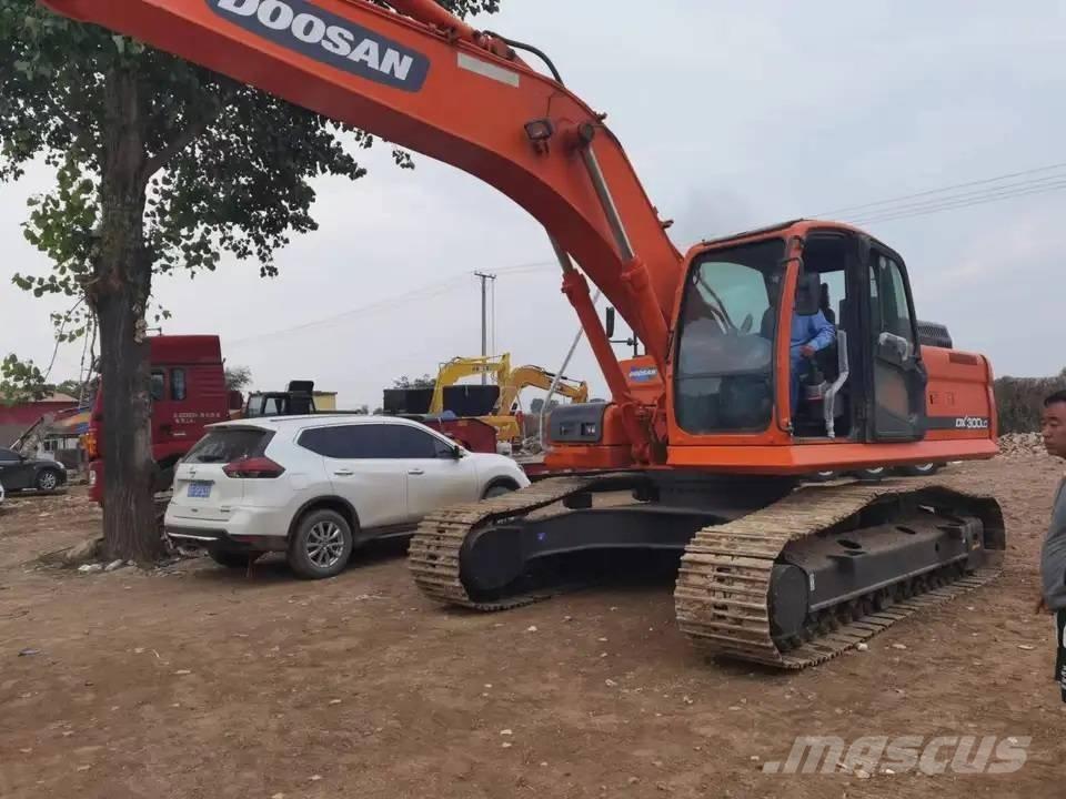 Doosan DX300LC 大型油圧ショベル12t以上（パワーショベル・ユンボ）