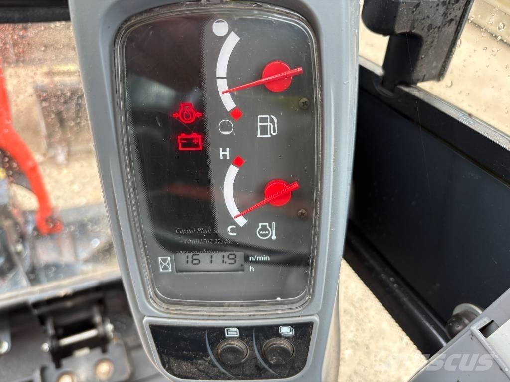 Kubota KX 016-4 ミニ油圧ショベル 7t以下（ミニユンボ・ミニディガー）