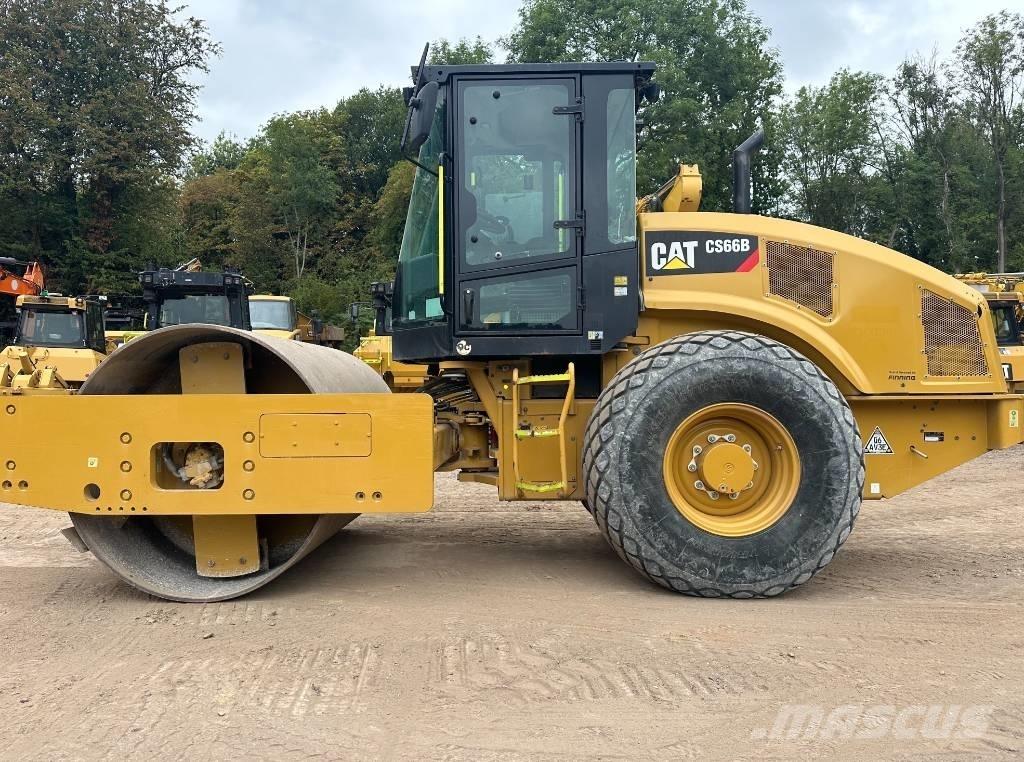 CAT CS 66 B 振動ローラ