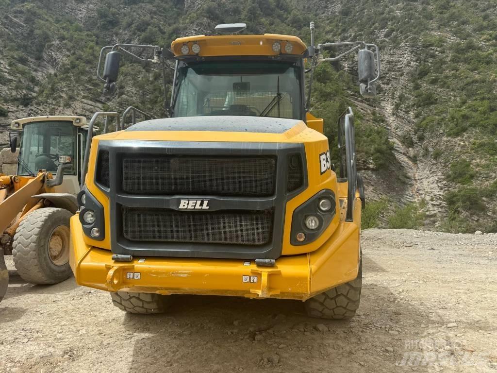 Bell B 30 E アーティキュレート式ダンプトラック
