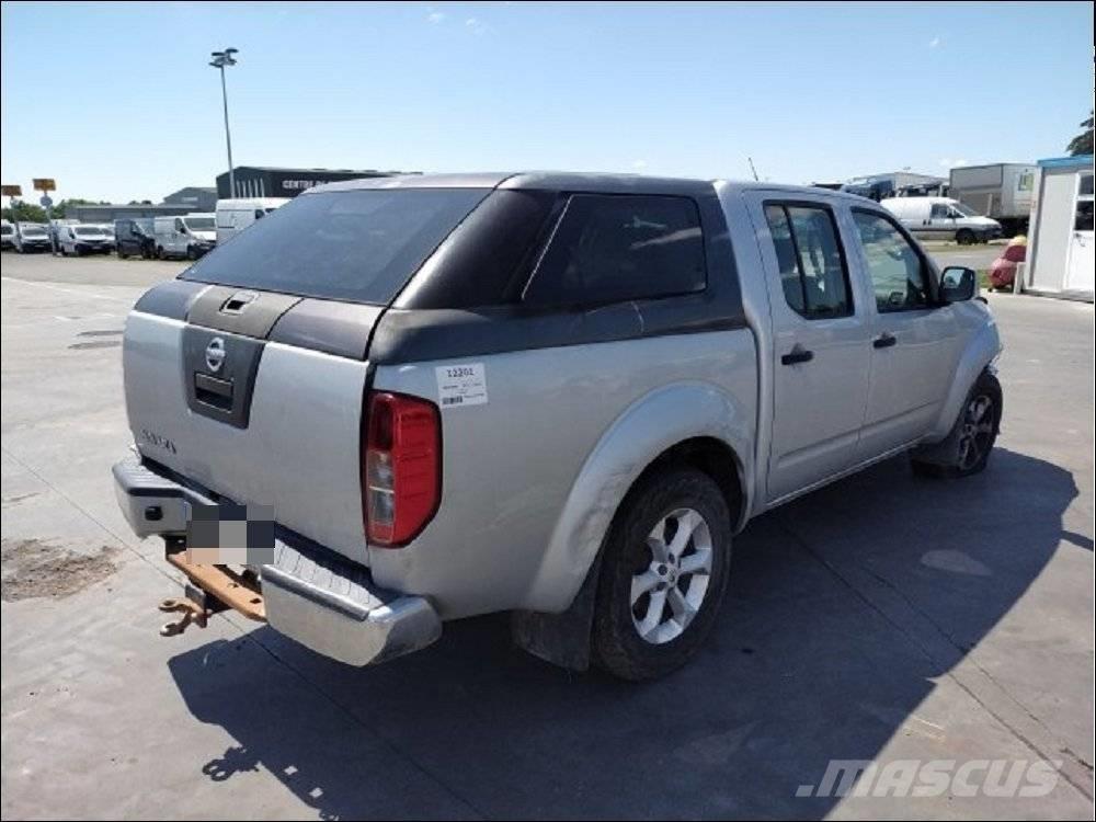 Nissan Navara 1 ピックアップ／ドロップサイド