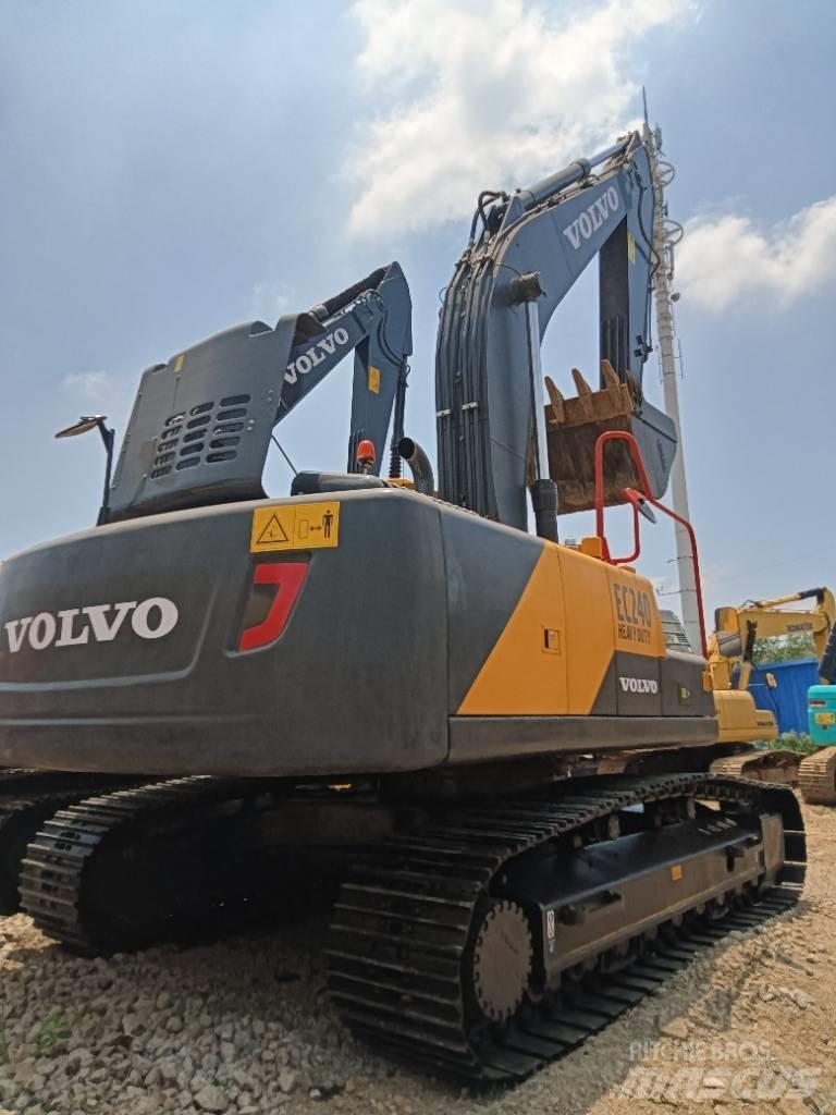 Volvo EC 240 大型油圧ショベル12t以上（パワーショベル・ユンボ）