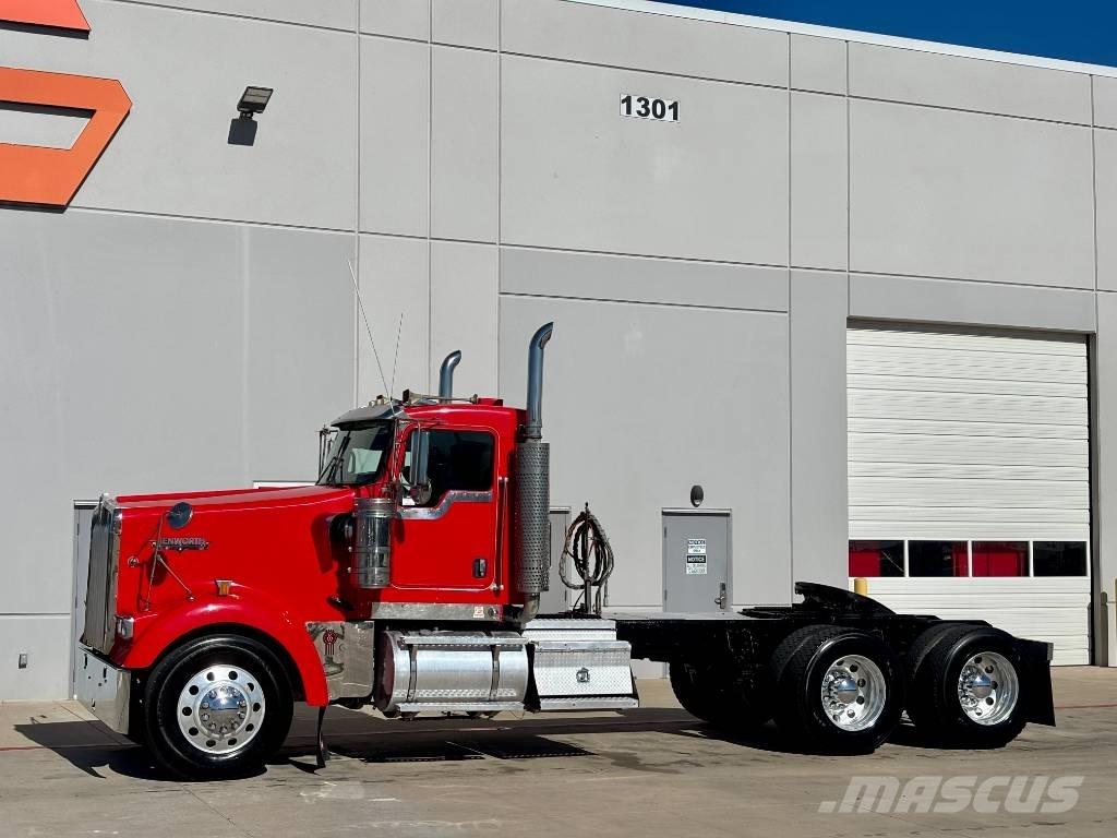 Kenworth W 900 中古トラクターヘッド | トレーラーヘッド