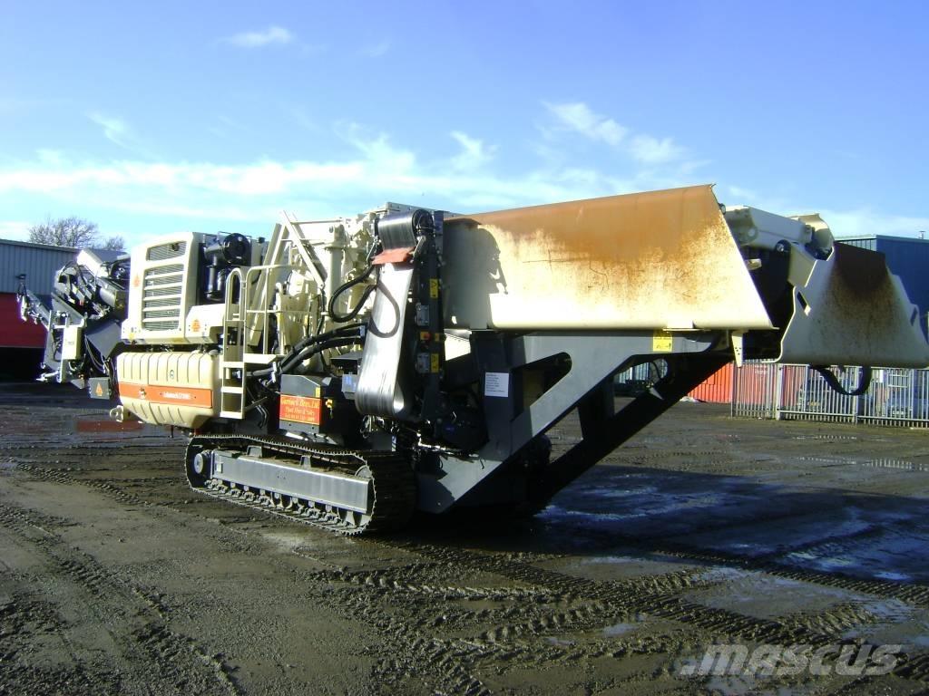 Metso LT 1110 S 自走式クラッシャー