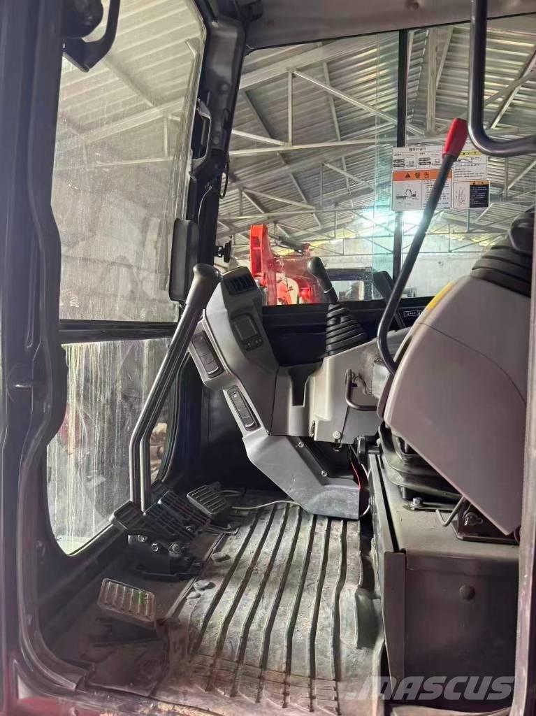 Kubota KX 165 ミニ油圧ショベル 7t以下（ミニユンボ・ミニディガー）