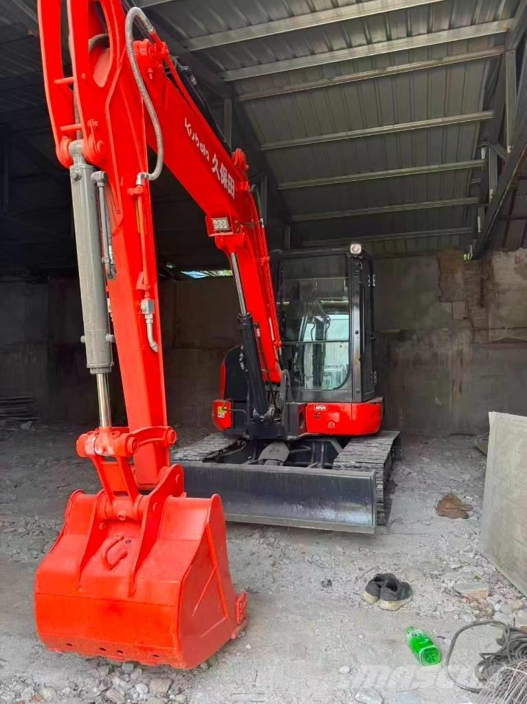Kubota KX 165 ミニ油圧ショベル 7t以下（ミニユンボ・ミニディガー）