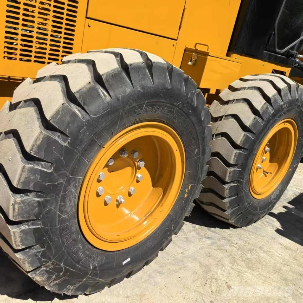 CAT 140 K モーターグレーダー