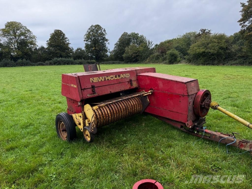 New Holland 274 スクエアベーラー