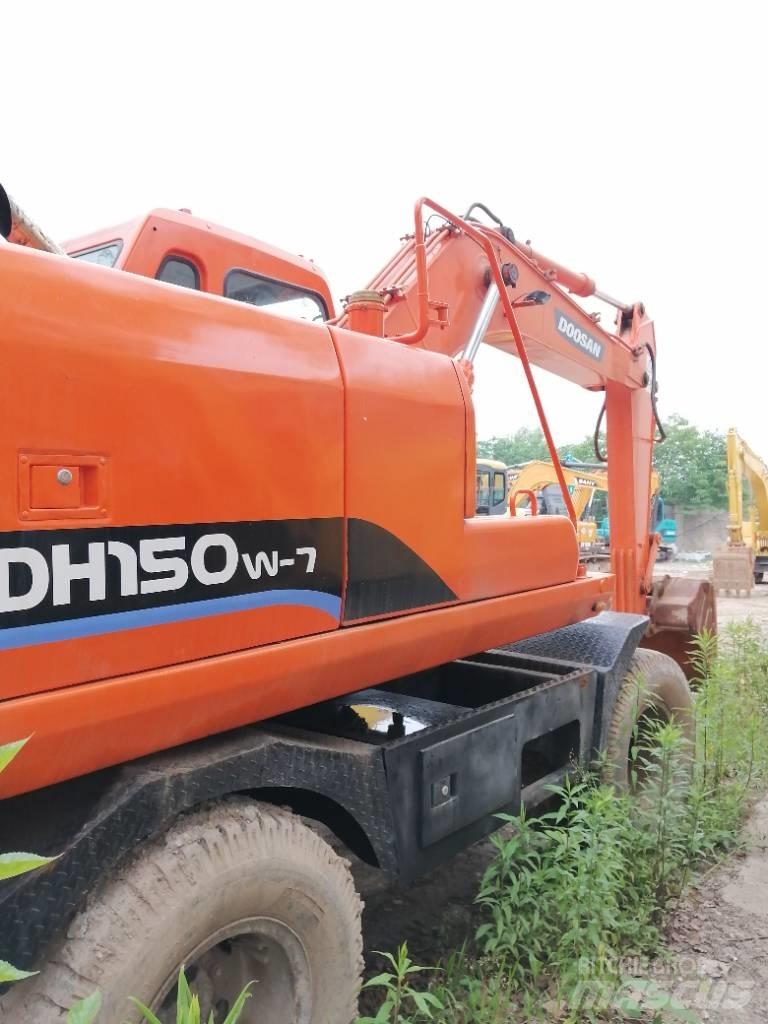 Doosan DH 150 W-7 大型油圧ショベル12t以上（パワーショベル・ユンボ）