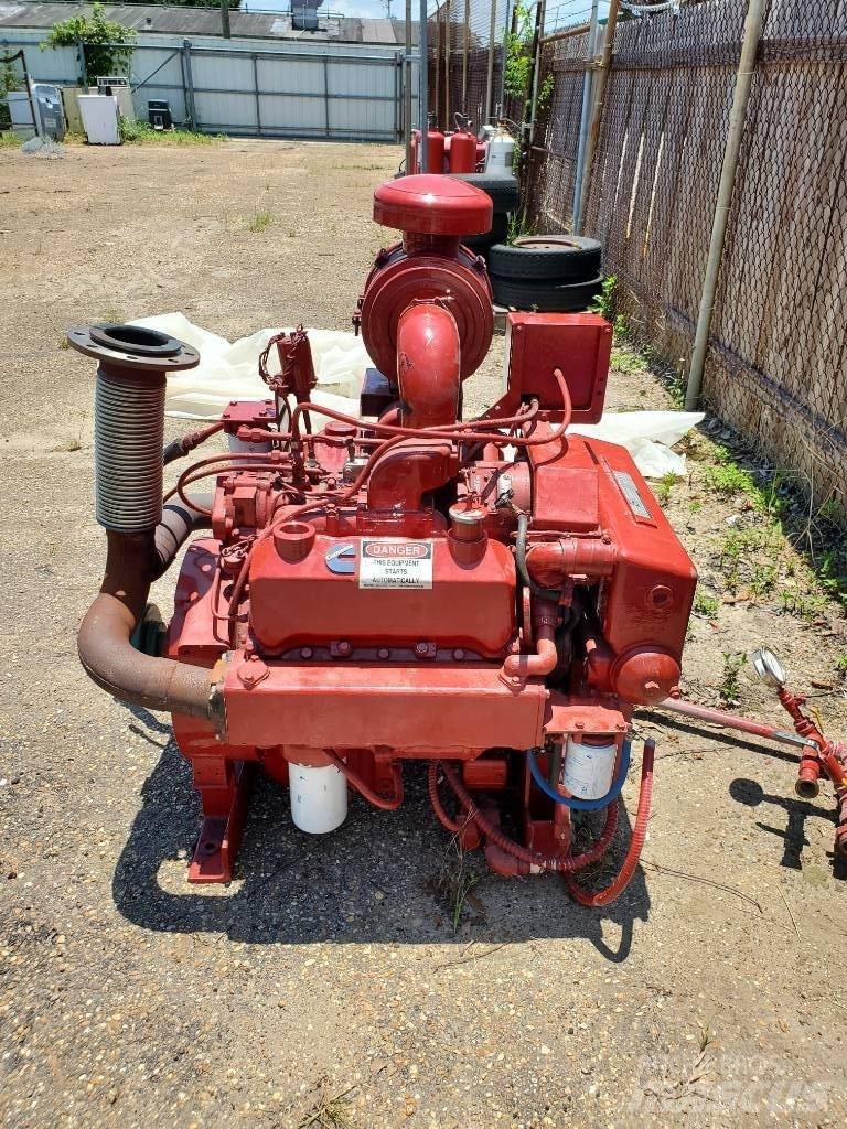 Cummins V-378- F2 キャンピングカーとキャラバン
