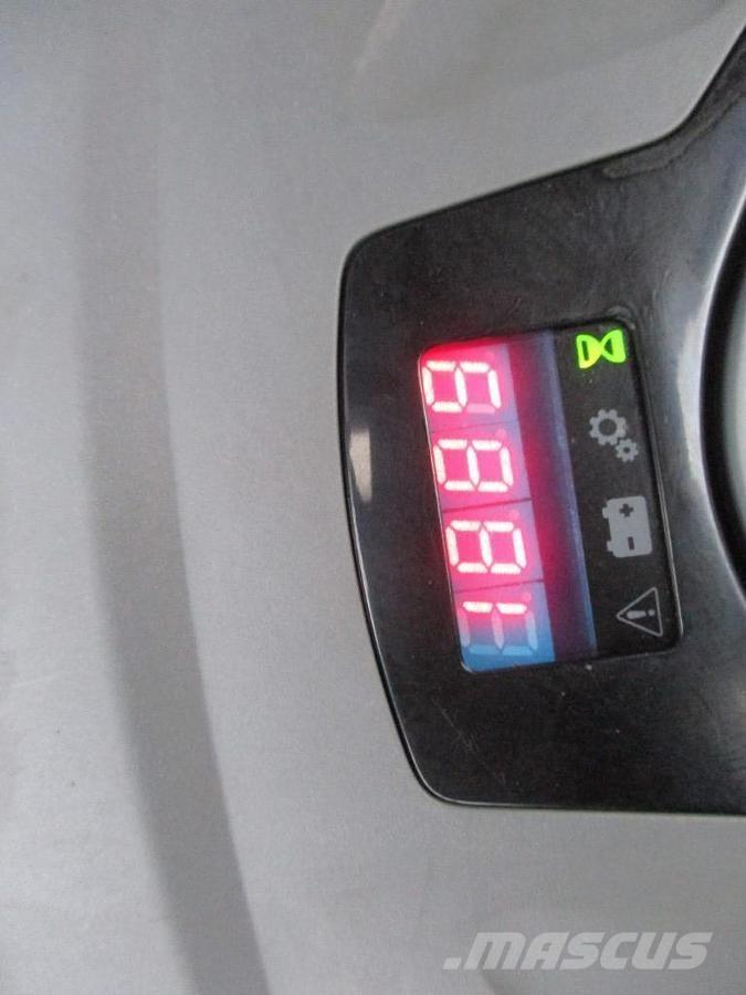 Toyota SPE120 ローリフトとプラットフォーム