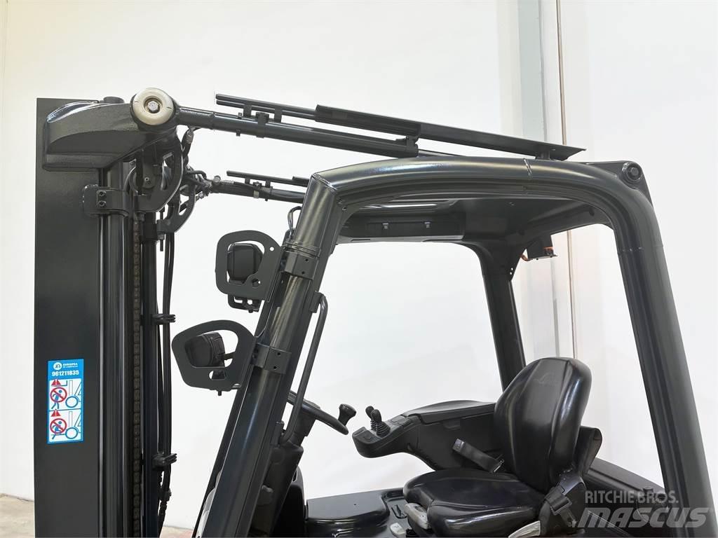 Linde E16 02 バッテリーフォークリフト
