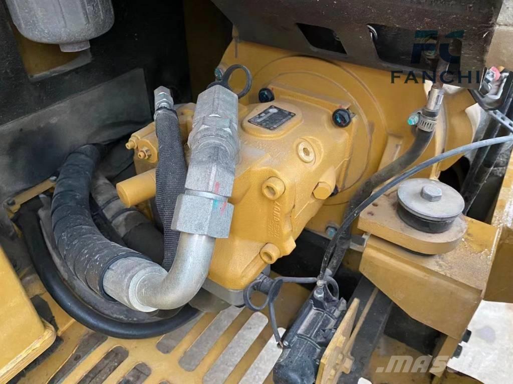 CAT 305.5E2 大型油圧ショベル12t以上（パワーショベル・ユンボ）