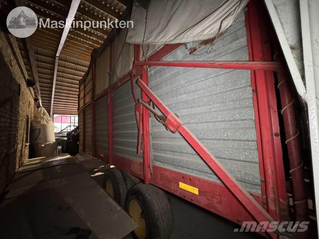 Taarup 1030 飼料トレーラー