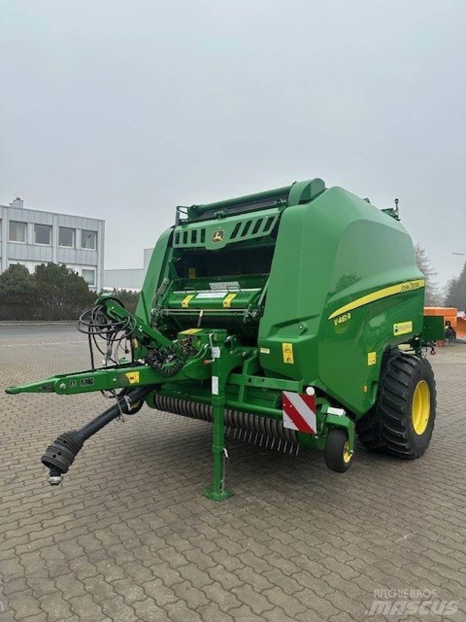 John Deere V461R ラウンドベーラー