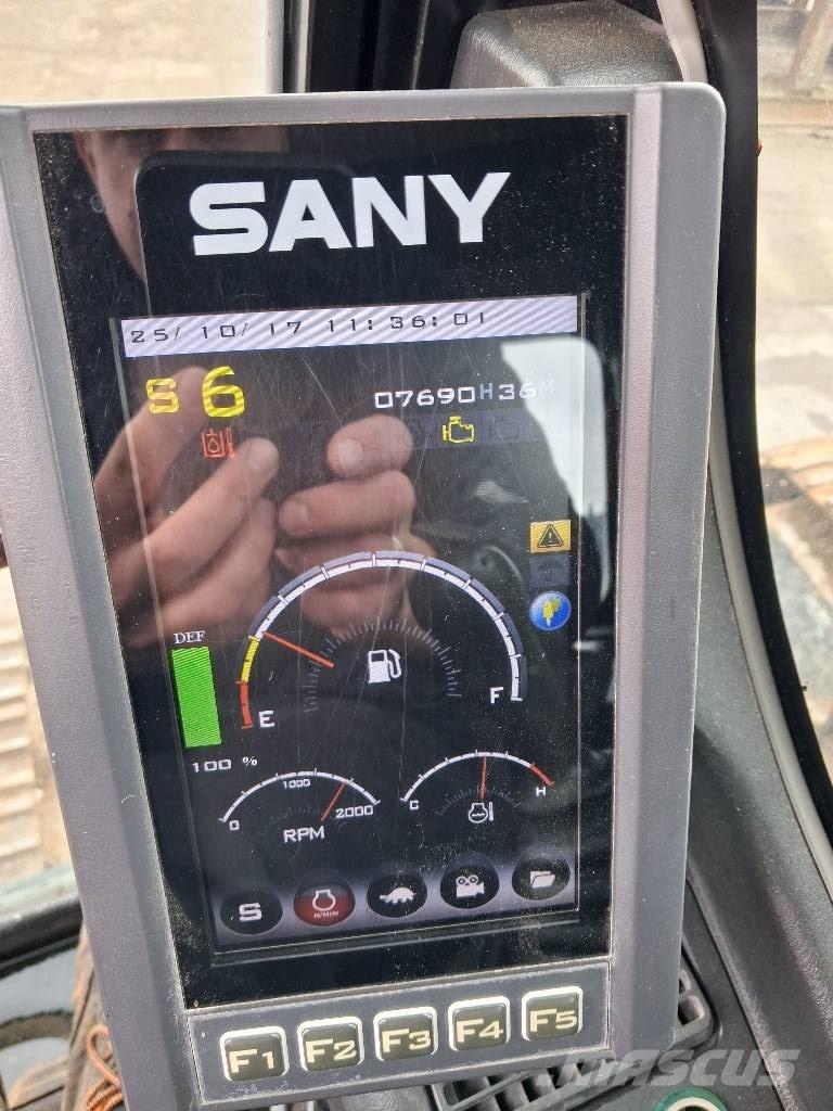 Sany SY 215 C 大型油圧ショベル12t以上（パワーショベル・ユンボ）