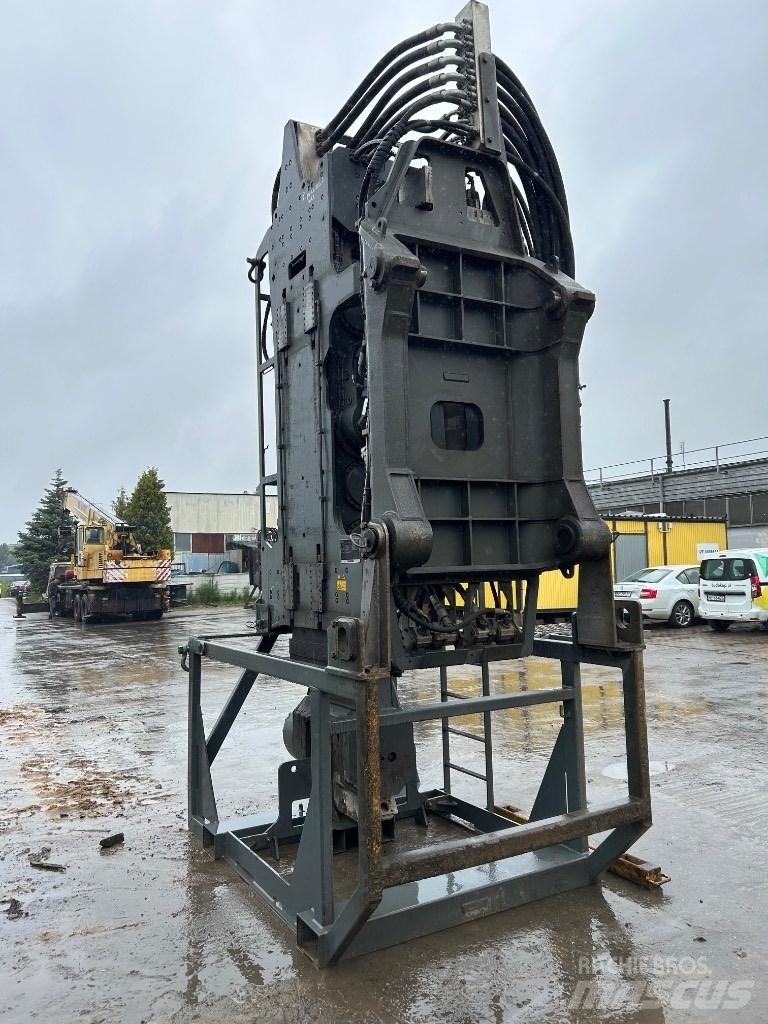 Liebherr LV36 振動式パイルドライバー