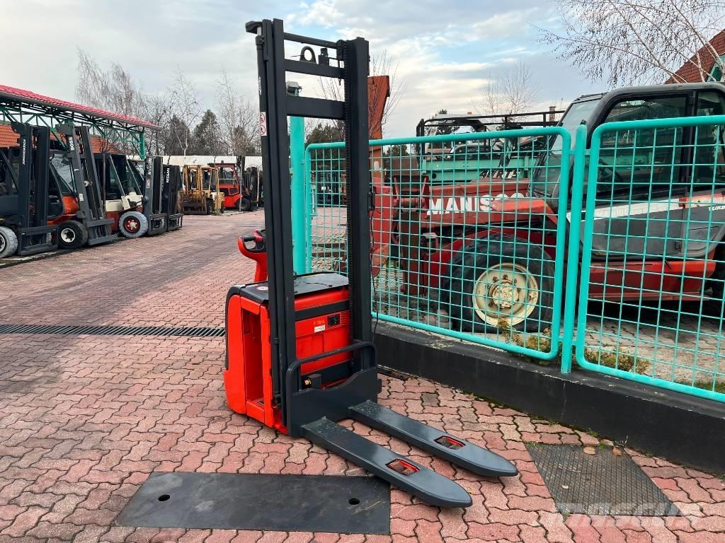 Linde L 14 V-3816 自走式スタッカー