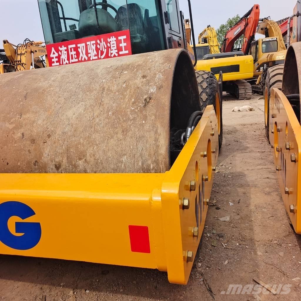 XCMG XS143J 振動ローラ