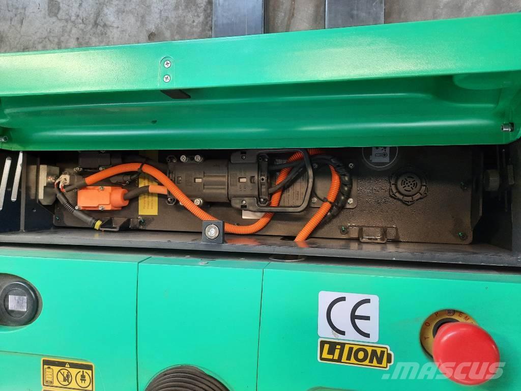 Mitsubishi PBV 20 QL ローリフトとプラットフォーム