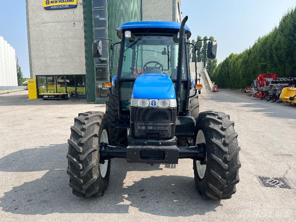 New Holland TD 90 D トラクター