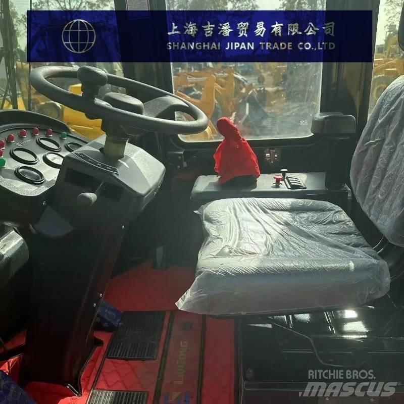 LiuGong CLG 836 ホイールローダー・タイヤショベル