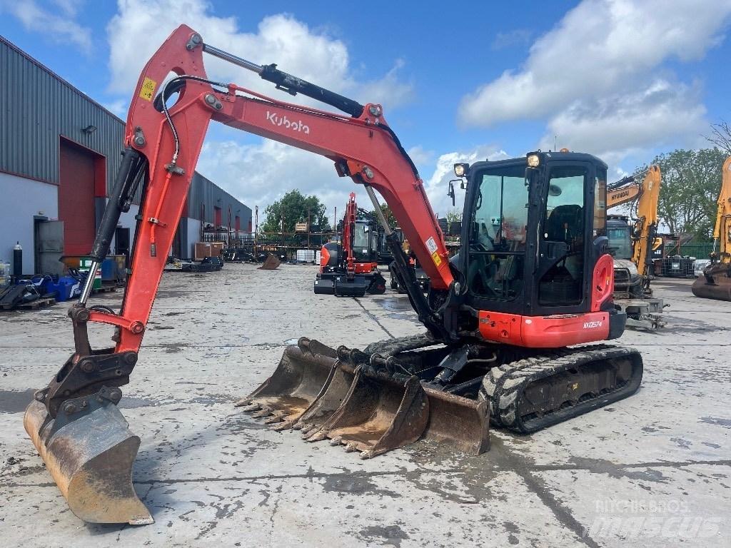 Kubota KX 057-4 ミニ油圧ショベル 7t以下（ミニユンボ・ミニディガー）