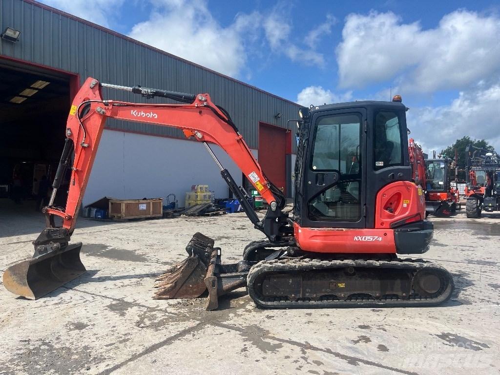Kubota KX 057-4 ミニ油圧ショベル 7t以下（ミニユンボ・ミニディガー）