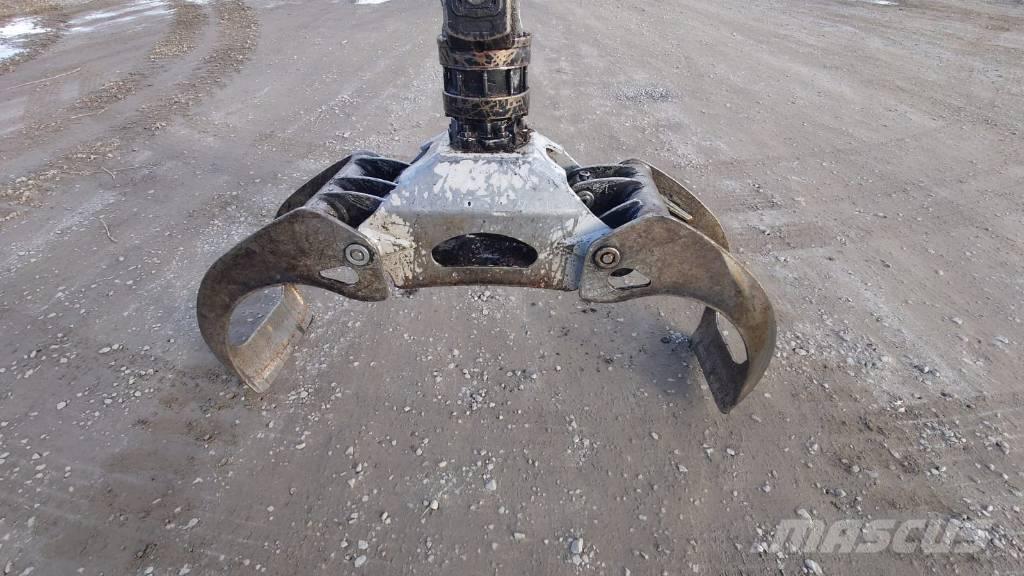 Komatsu 845 フォワーダー